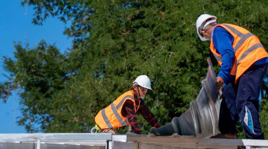 Expert Emergency Roof Repairs services in South Shore, KY